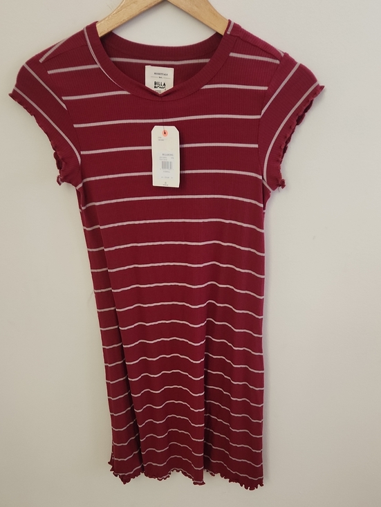 Billabong Dresses & Skirts - NWT Billabong Right Move Burgundy Striped T-shirt Dress XS